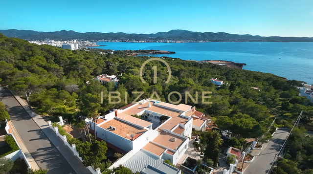 Villa de luxe située au calme avec vue imprenable sur la mer