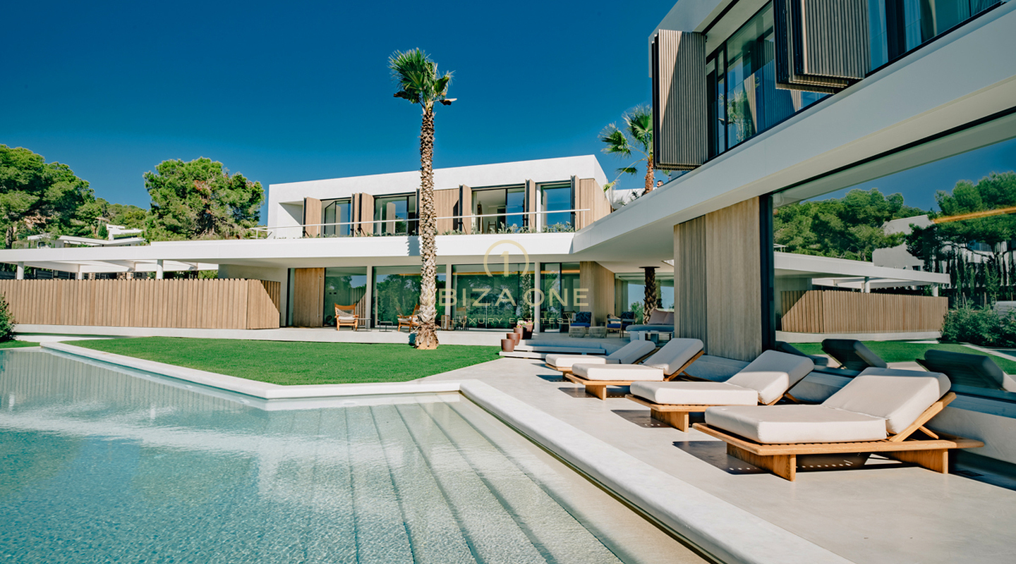 Nieuw gebouwde luxe villa met fantastisch uitzicht op zee te koop in de gewilde best beveiligde urbanisatie Vista Alegre te koop, Ibiza