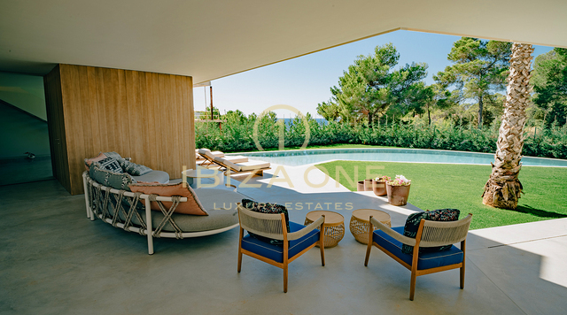 Villa de luxe de nouvelle construction avec vue fantastique sur la mer à vendre dans l'urbanisation la plus sécurisée et recherchée de Vista Alegre à vendre, Ibiza