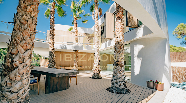 Neu gebaute Luxusvilla mit fantastischem Meerblick zu verkaufen in der begehrten bestgesicherten Urbanisation Vista Alegre, Ibiza