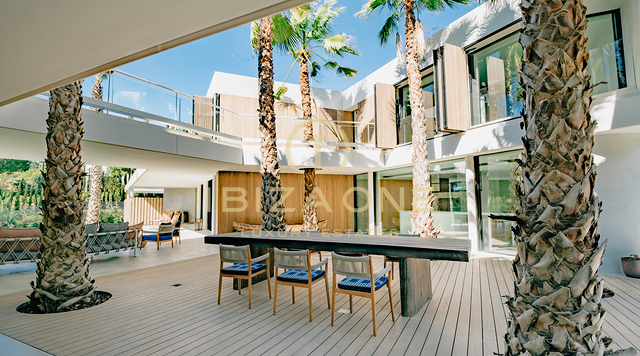 Nieuw gebouwde luxe villa met fantastisch uitzicht op zee te koop in de gewilde best beveiligde urbanisatie Vista Alegre te koop, Ibiza
