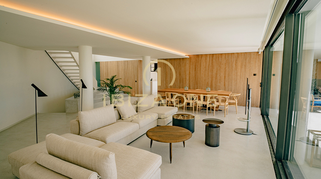 Neu gebaute Luxusvilla mit fantastischem Meerblick zu verkaufen in der begehrten bestgesicherten Urbanisation Vista Alegre, Ibiza