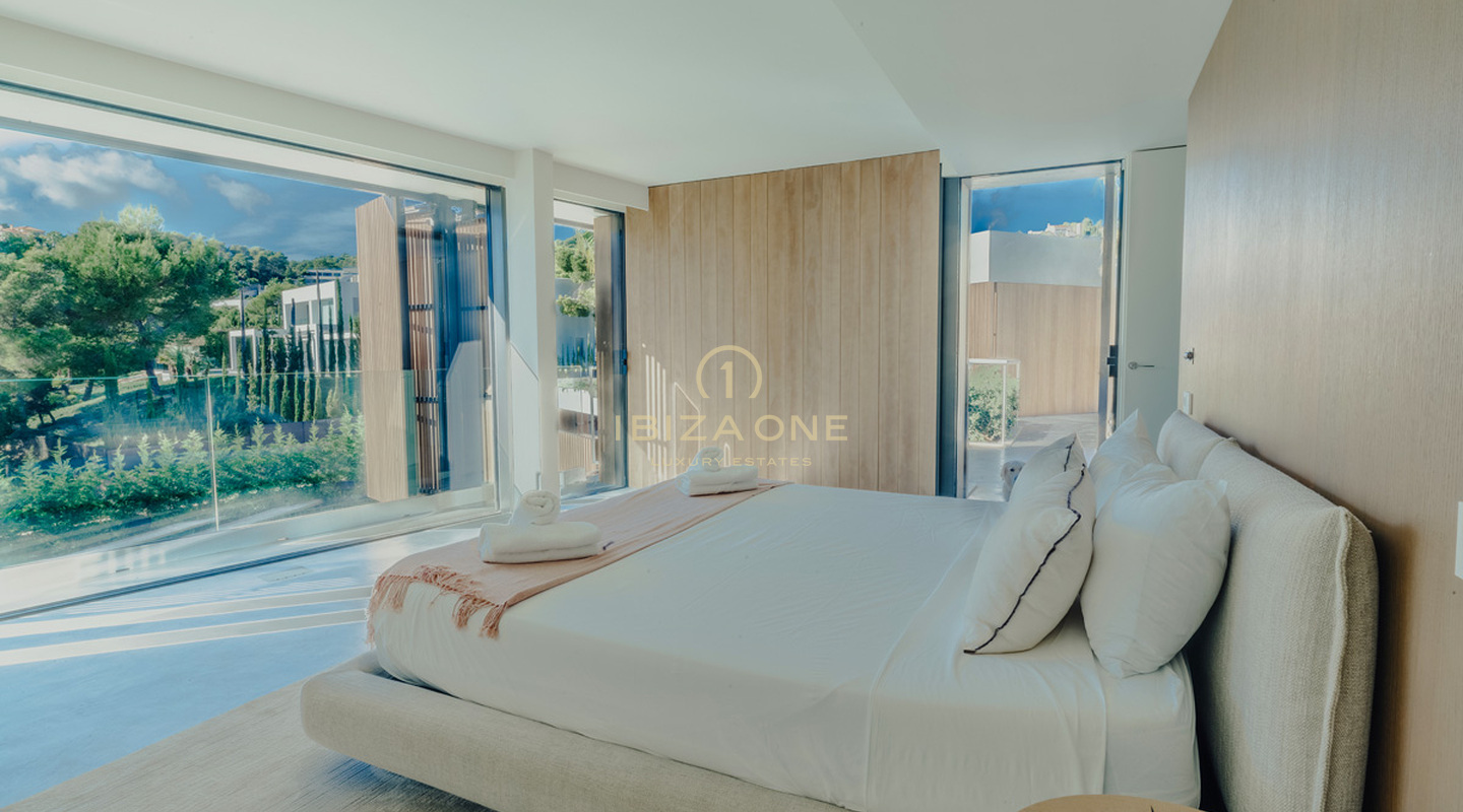 Villa de lujo de nueva construcción con fantásticas vistas al mar en venta en la codiciada urbanización mejor segura Vista Alegre en venta, Ibiza