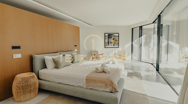 Nieuw gebouwde luxe villa met fantastisch uitzicht op zee te koop in de gewilde best beveiligde urbanisatie Vista Alegre te koop, Ibiza
