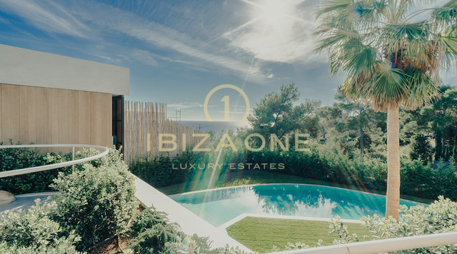 Nieuw gebouwde luxe villa met fantastisch uitzicht op zee te koop in de gewilde best beveiligde urbanisatie Vista Alegre te koop, Ibiza