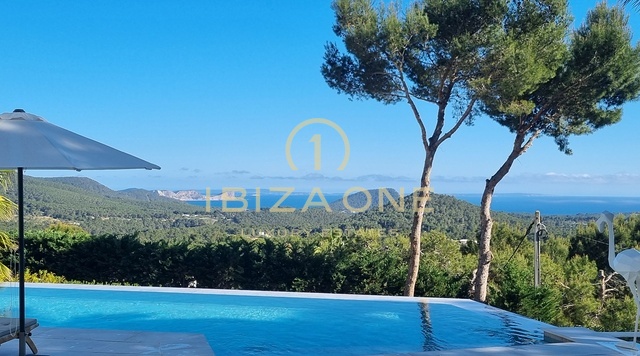 Wunderschöne Luxusvilla mit 6 Schlafzimmern und Meerblick auf Ibiza zu verkaufen
