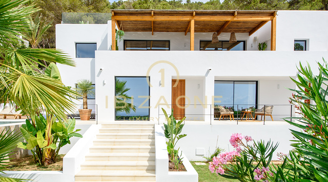 Wunderschöne Luxusvilla mit 6 Schlafzimmern und Meerblick auf Ibiza zu verkaufen