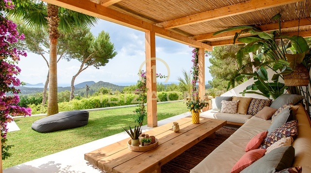 Wunderschöne Luxusvilla mit 6 Schlafzimmern und Meerblick auf Ibiza zu verkaufen