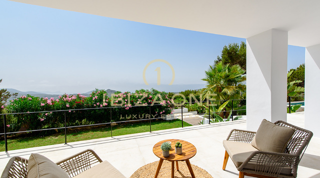 Wunderschöne Luxusvilla mit 6 Schlafzimmern und Meerblick auf Ibiza zu verkaufen