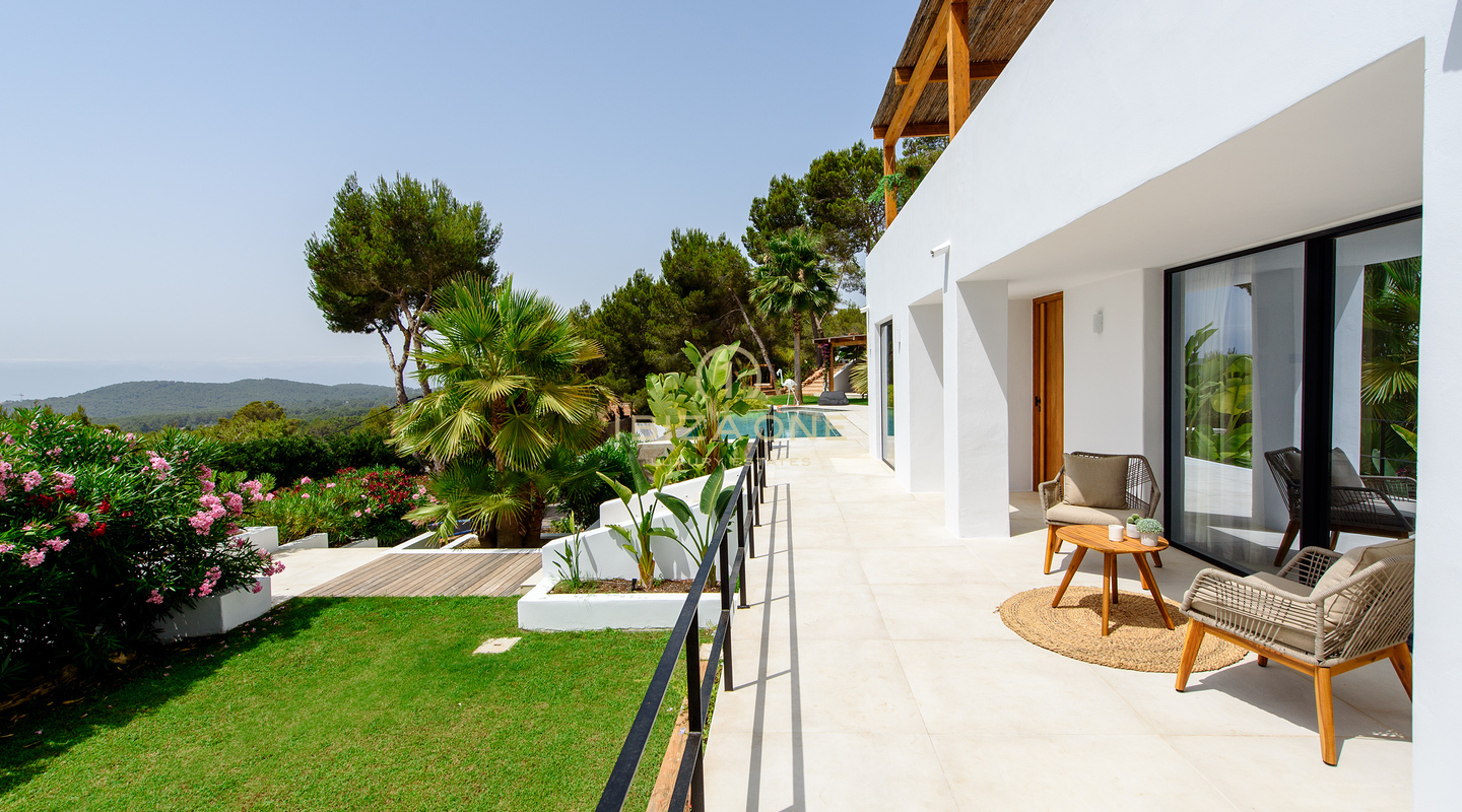 Wunderschöne Luxusvilla mit 6 Schlafzimmern und Meerblick auf Ibiza zu verkaufen