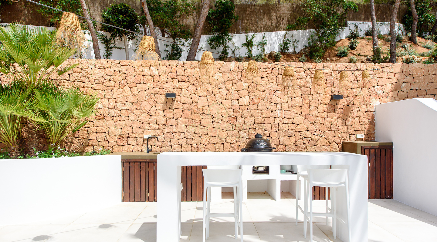 Wunderschöne Luxusvilla mit 6 Schlafzimmern und Meerblick auf Ibiza zu verkaufen