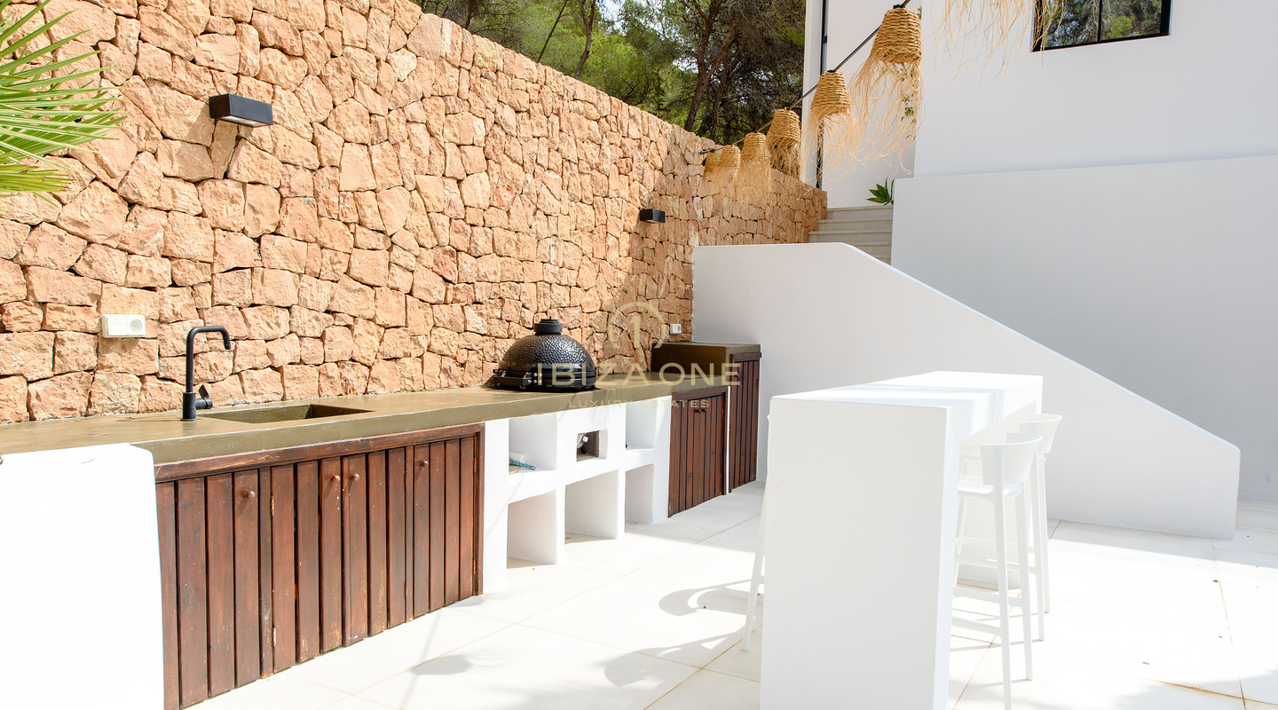 Wunderschöne Luxusvilla mit 6 Schlafzimmern und Meerblick auf Ibiza zu verkaufen