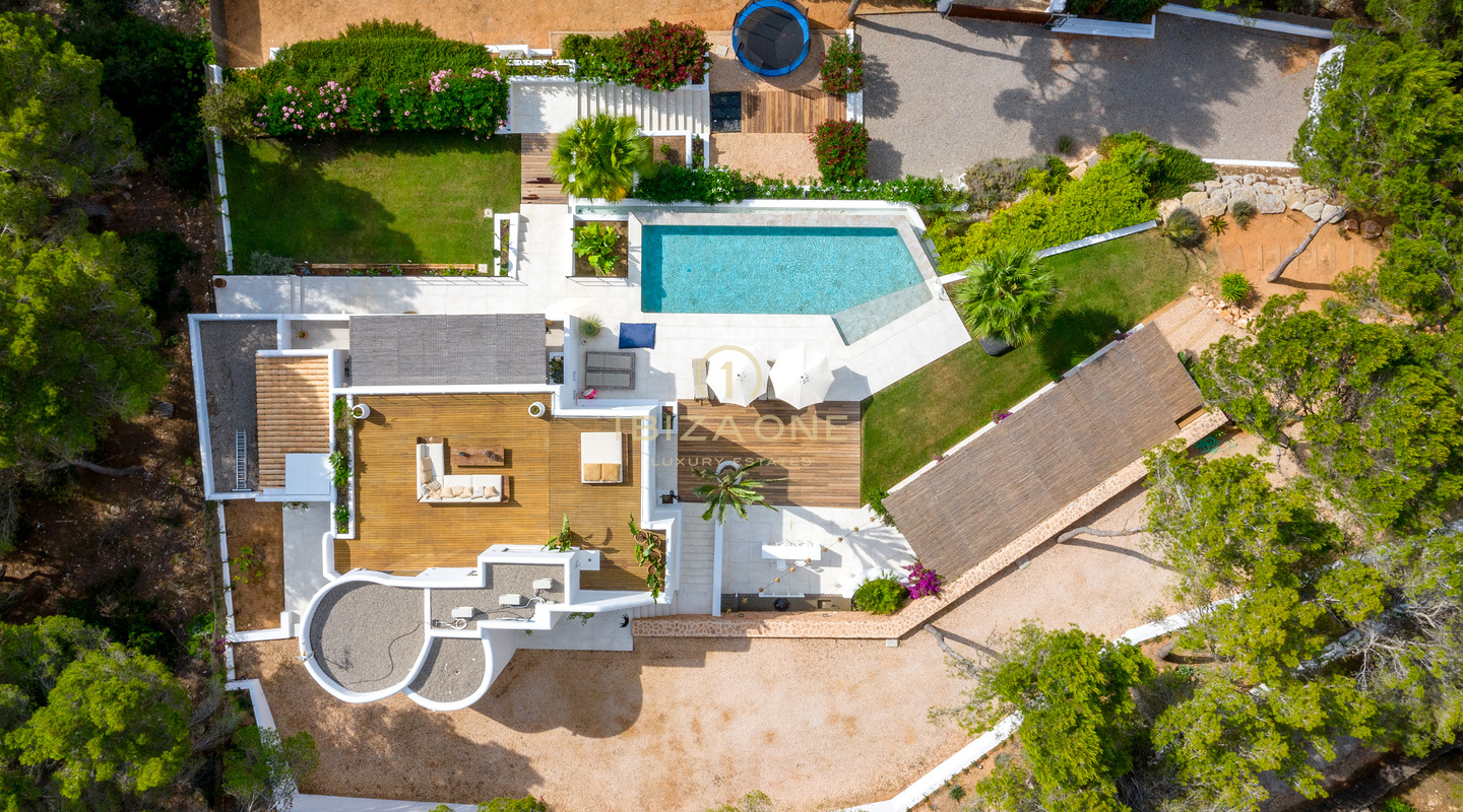 Wunderschöne Luxusvilla mit 6 Schlafzimmern und Meerblick auf Ibiza zu verkaufen