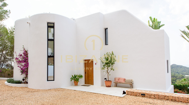 Wunderschöne Luxusvilla mit 6 Schlafzimmern und Meerblick auf Ibiza zu verkaufen