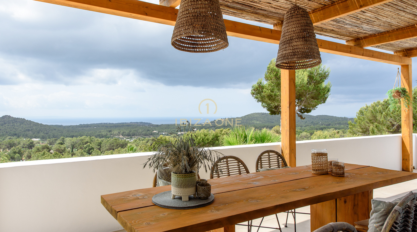Wunderschöne Luxusvilla mit 6 Schlafzimmern und Meerblick auf Ibiza zu verkaufen