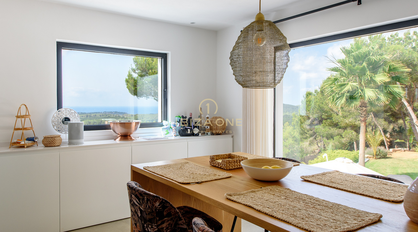 Wunderschöne Luxusvilla mit 6 Schlafzimmern und Meerblick auf Ibiza zu verkaufen