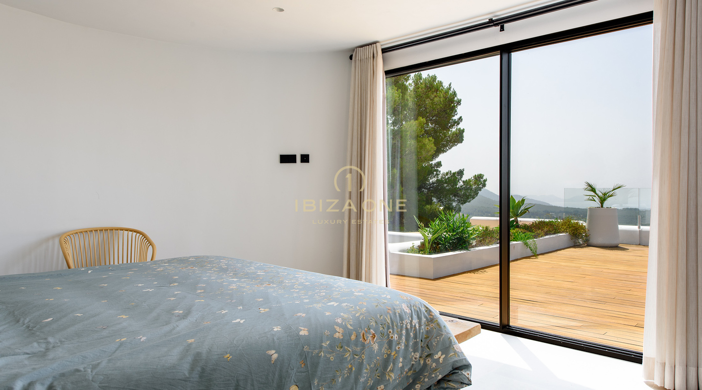 Wunderschöne Luxusvilla mit 6 Schlafzimmern und Meerblick auf Ibiza zu verkaufen