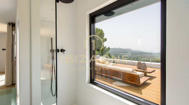 Wunderschöne Luxusvilla mit 6 Schlafzimmern und Meerblick auf Ibiza zu verkaufen