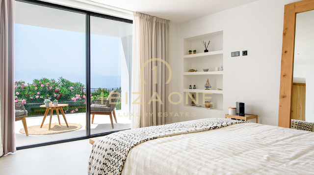 Wunderschöne Luxusvilla mit 6 Schlafzimmern und Meerblick auf Ibiza zu verkaufen