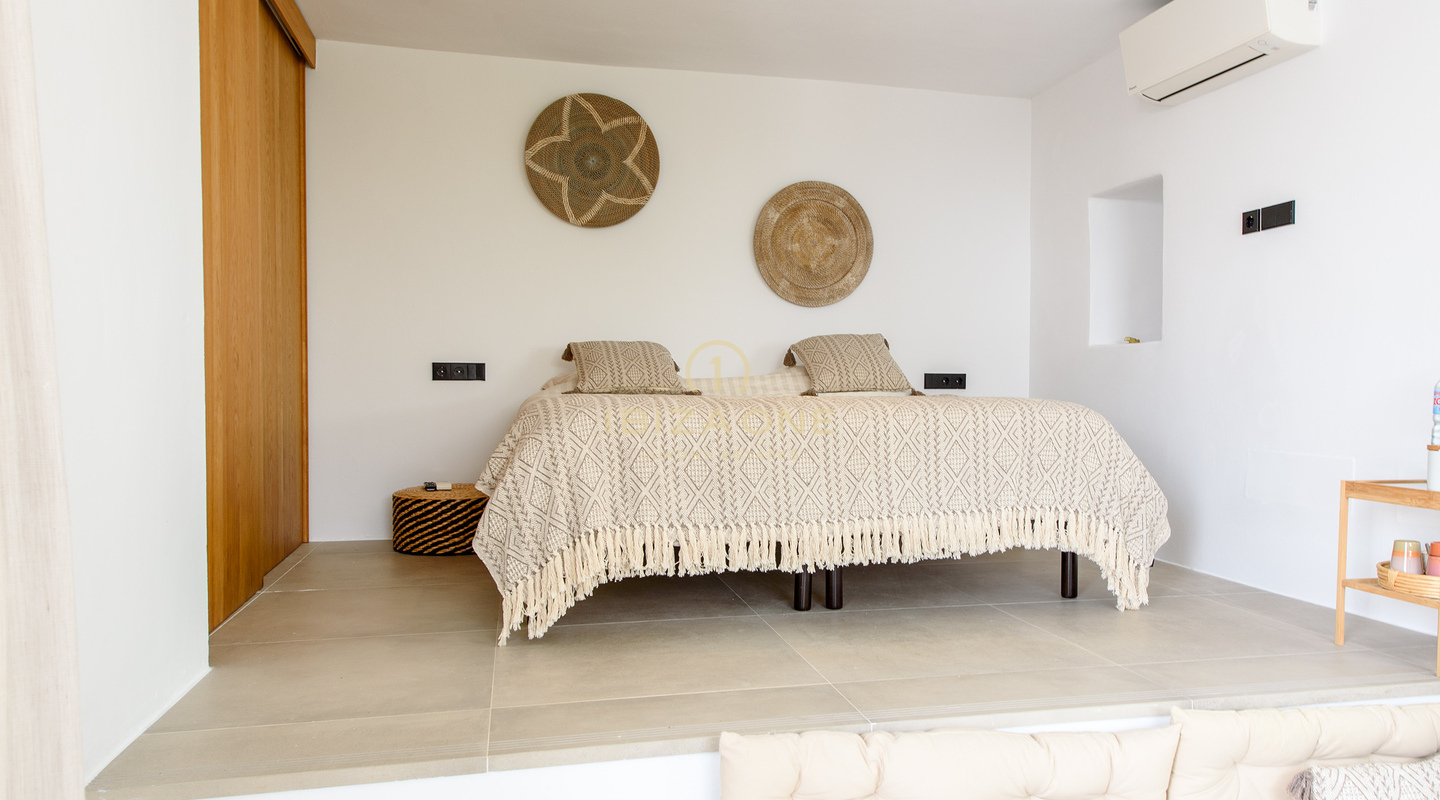 Wunderschöne Luxusvilla mit 6 Schlafzimmern und Meerblick auf Ibiza zu verkaufen