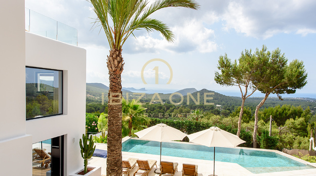Wunderschöne Luxusvilla mit 6 Schlafzimmern und Meerblick auf Ibiza zu verkaufen