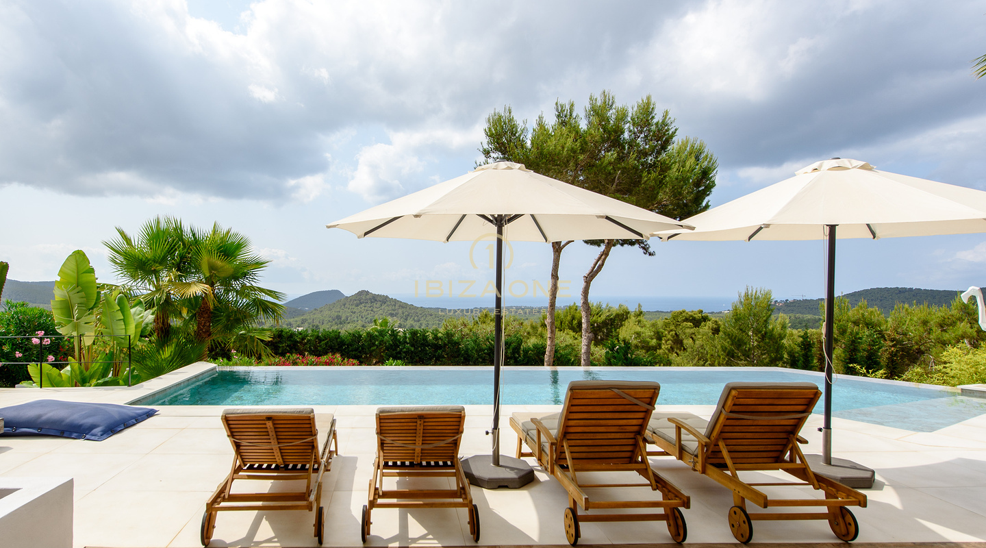 Wunderschöne Luxusvilla mit 6 Schlafzimmern und Meerblick auf Ibiza zu verkaufen