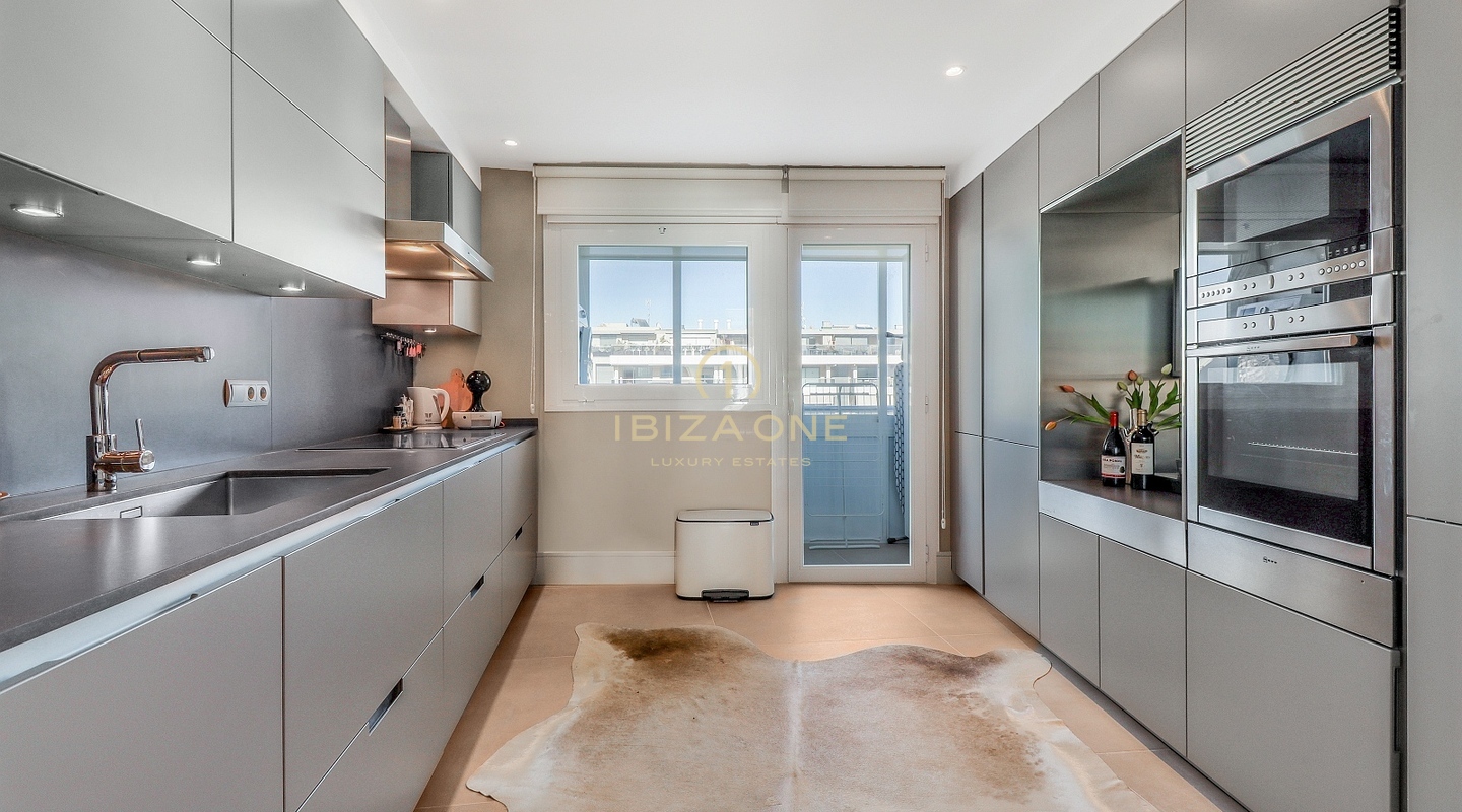 Moderno apartamento de lujo en Paseo Maritimo en Edificio Miramar con Dalt Vila y vistas al mar en venta, Ibiza - Moderno apartamento de lujo en Paseo Maritimo en Edificio Miramar con Dalt Vila y vistas al mar en alquiler, Ibiza