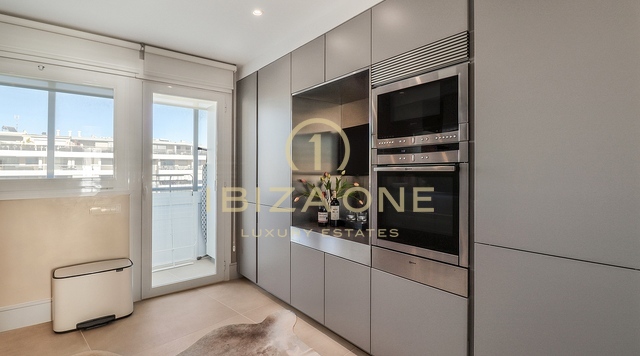 Modernes Luxusapartment am Paseo Maritimo im Edificio Miramar mit Dalt Vila und Meerblick zu verkaufen, Ibiza - Modernes Luxusapartment am Paseo Maritimo im Edificio Miramar mit Dalt Vila und Meerblick zu vermieten, Ibiza