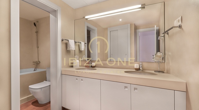 شقة فاخرة حديثة في Paseo Maritimo في Edificio Miramar مع Dalt Vila وإطلالات على البحر للبيع، إيبيزا - شقة فاخرة حديثة في Paseo Maritimo في Edificio Miramar مع Dalt Vila وإطلالات على البحر للإيجار، إيبيزا