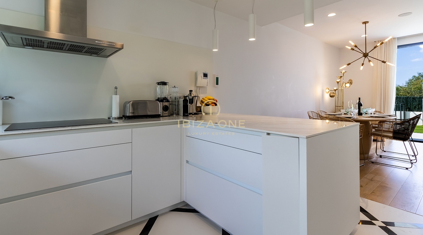 Moderne Luxusvilla mit Pool und Panoramablick auf das Meer und Dalt Vila zu verkaufen, Ibiza - Moderne Luxusvilla mit Pool und Panoramablick auf das Meer und Dalt Vila zu vermieten, Ibiza