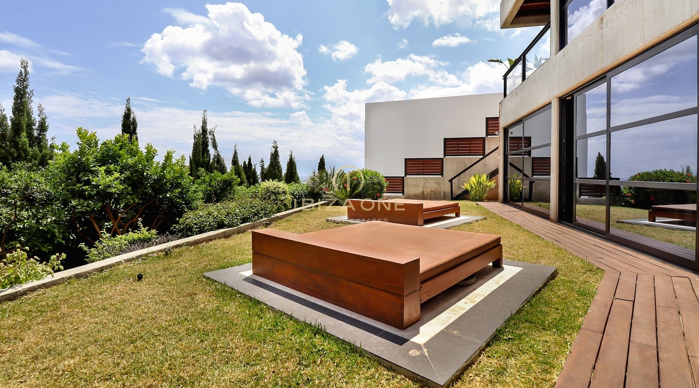 Villa de lujo de diseño con vistas al mar y licencia de alquiler en Can Furnet en venta, Ibiza - Villa de lujo de diseño con vistas al mar y licencia de alquiler en Can Furnet en alquiler, Ibiza