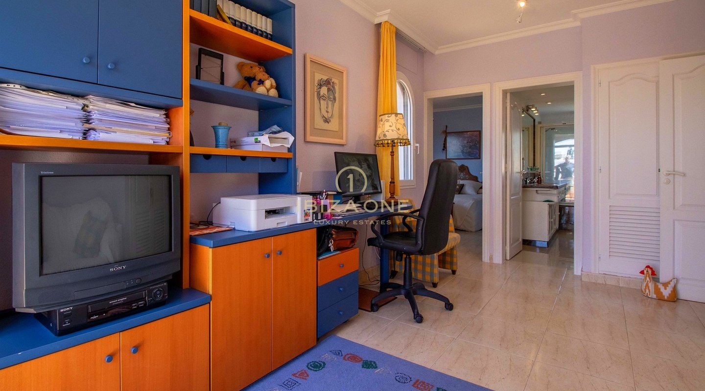 Squisita finca di lusso autentica con Dalt Vila e vista sul mare in vendita, Ibiza