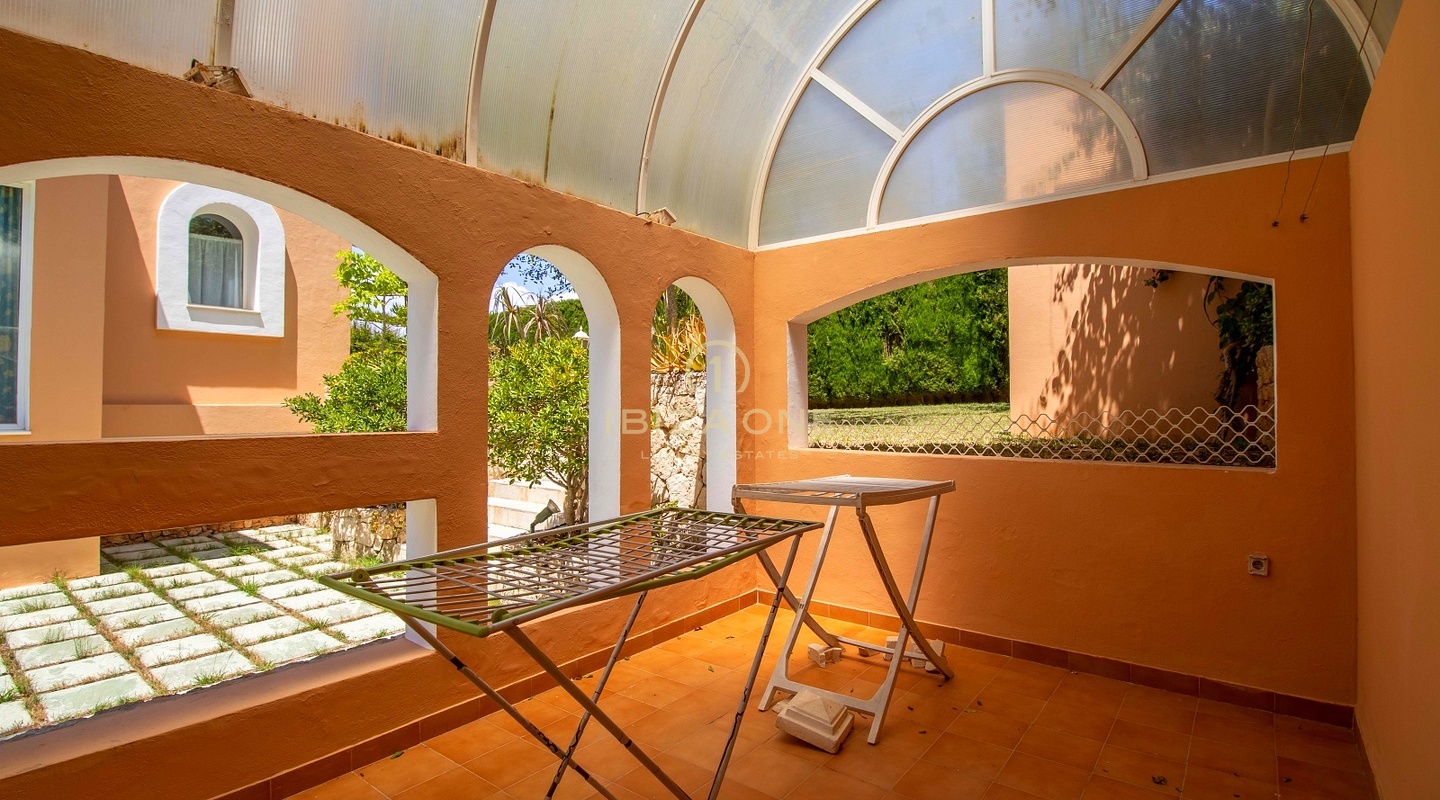 Prachtige authentieke luxe finca met uitzicht op Dalt Vila en zee te koop, Ibiza