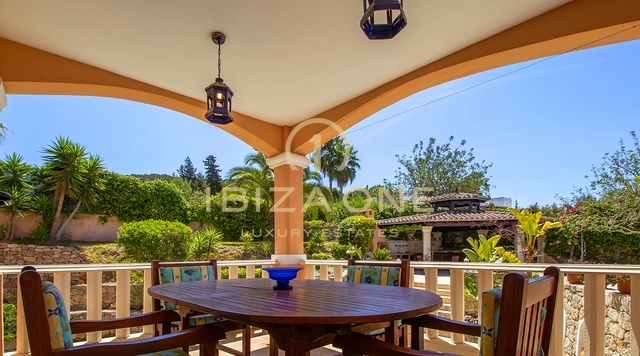 Squisita finca di lusso autentica con Dalt Vila e vista sul mare in vendita, Ibiza