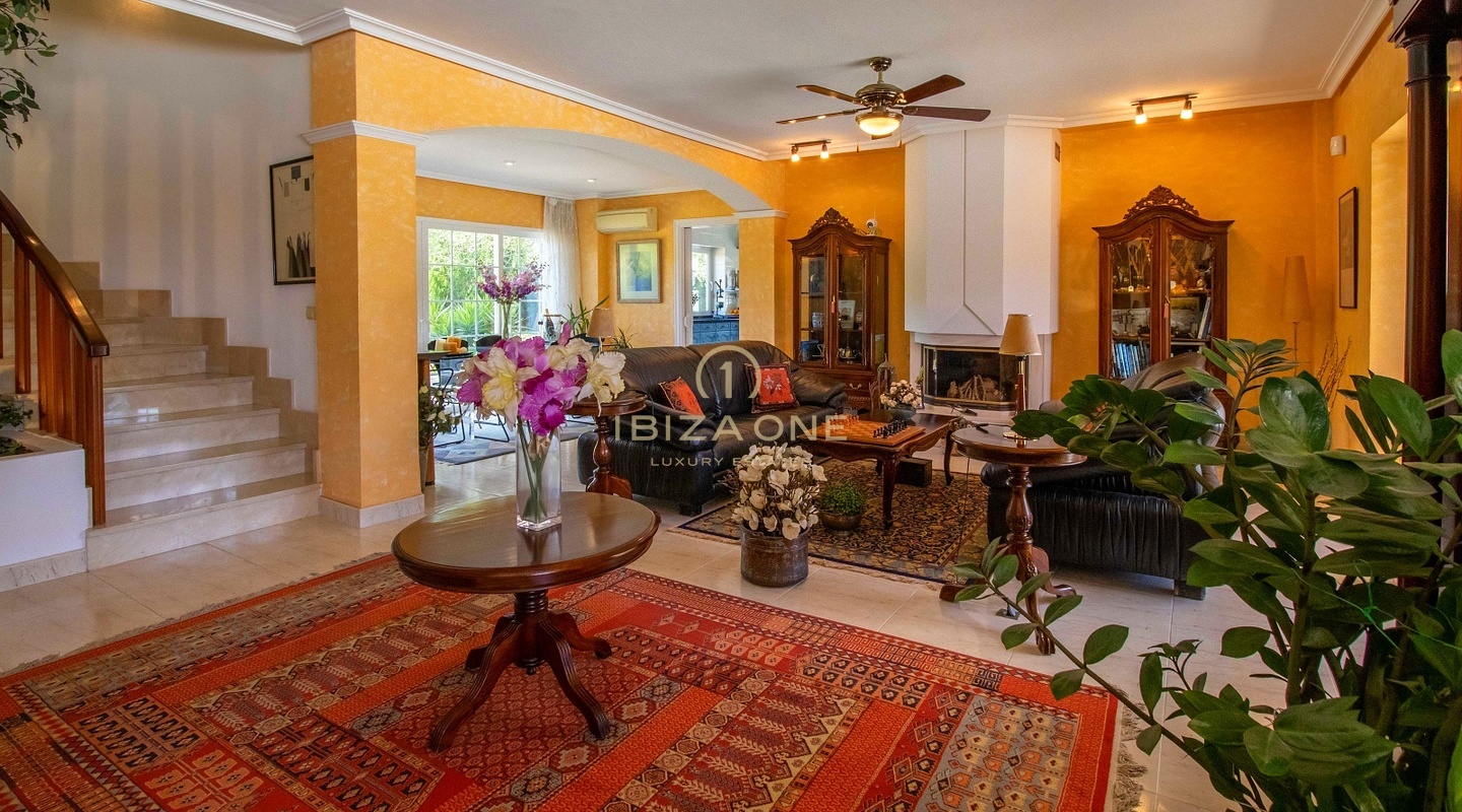 Exquise finca de luxe authentique avec Dalt Vila et vue sur la mer à vendre, Ibiza