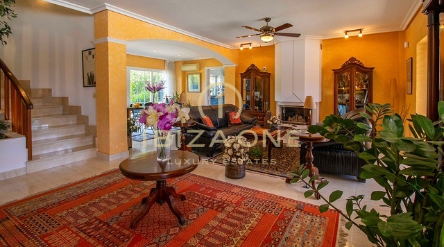 Exquisite authentic luxury finca with Dalt Vila and sea views for sale, Ibiza