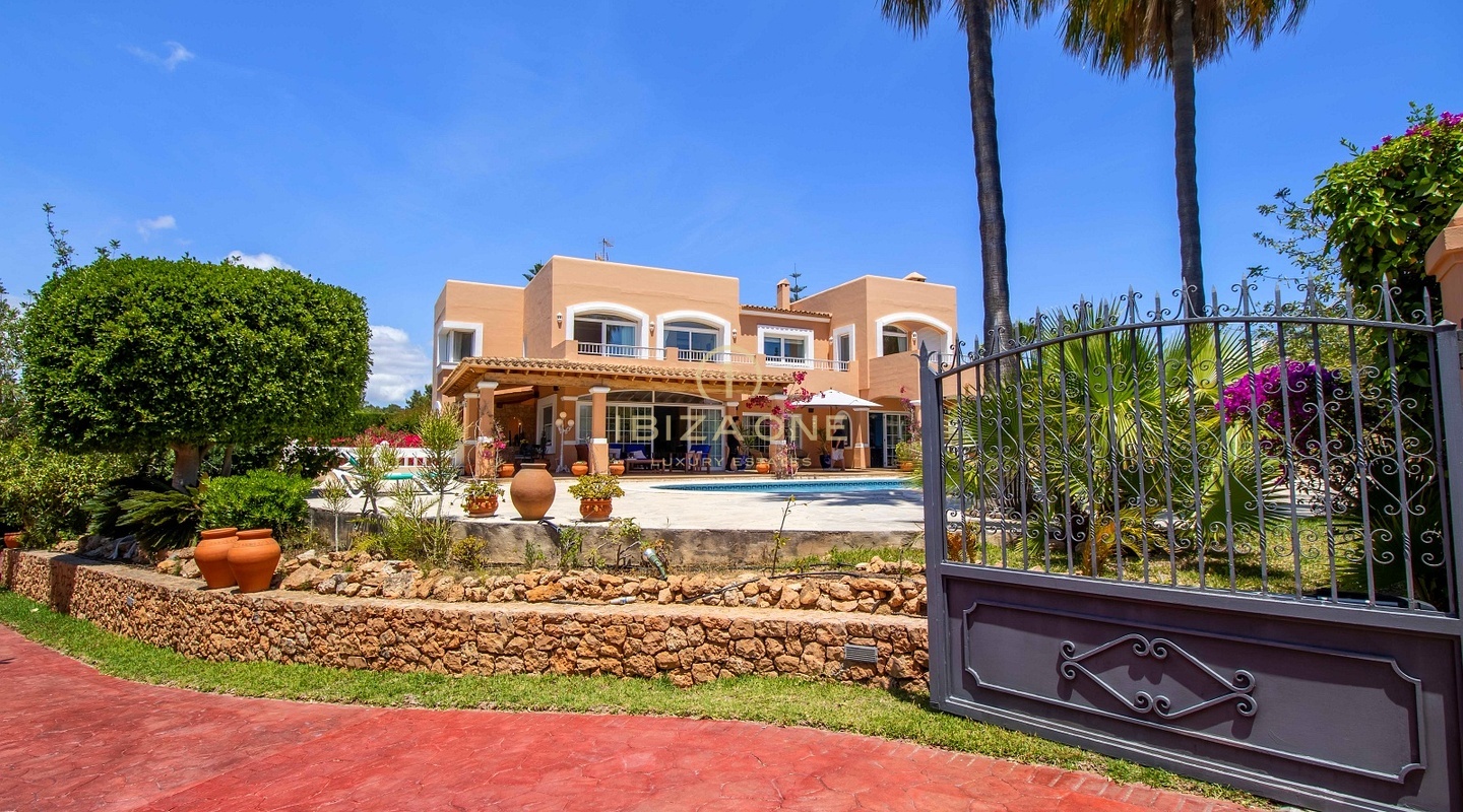 Exquisite authentische Luxusfinca mit Dalt Vila und Meerblick zu verkaufen, Ibiza