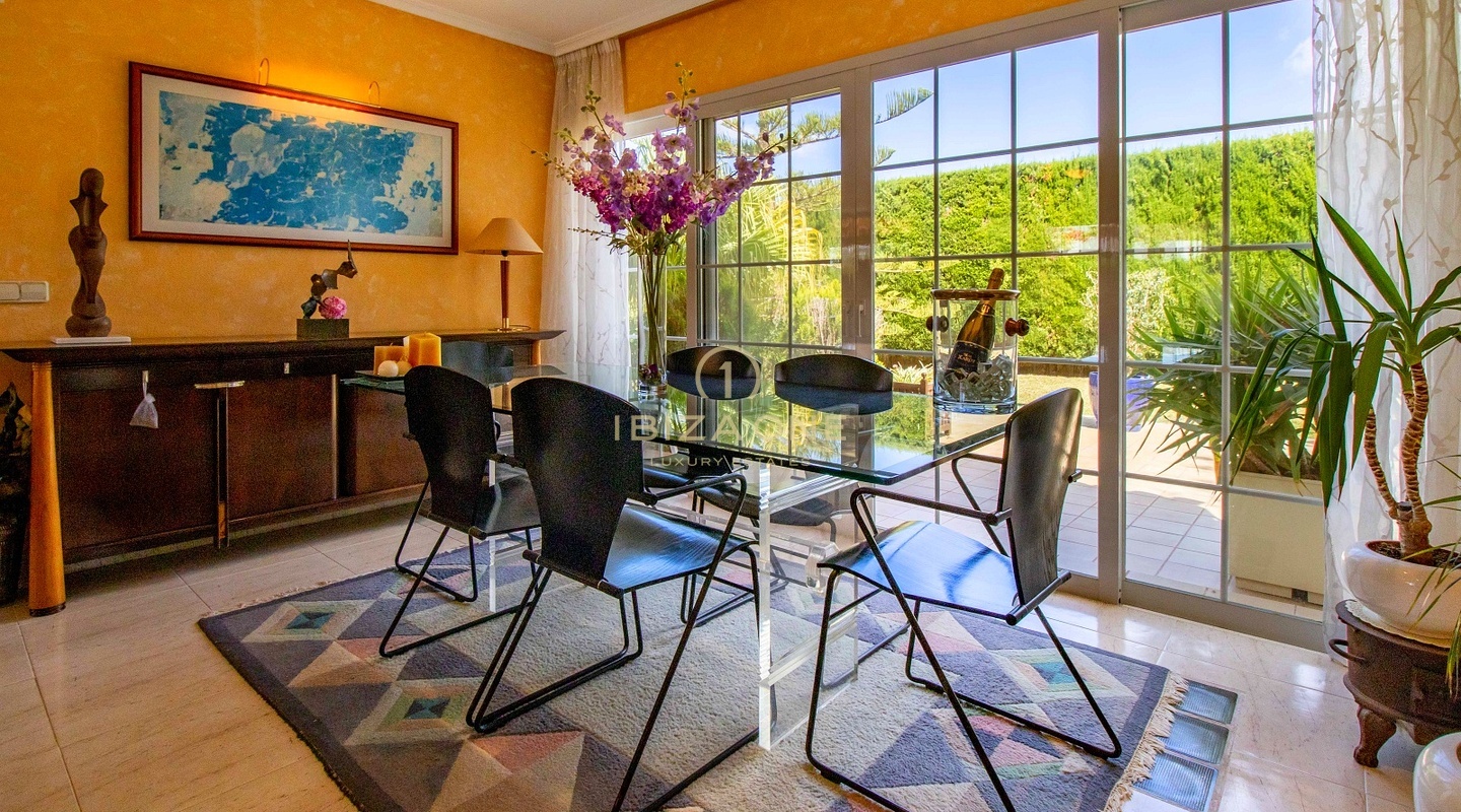 Exquise finca de luxe authentique avec Dalt Vila et vue sur la mer à vendre, Ibiza
