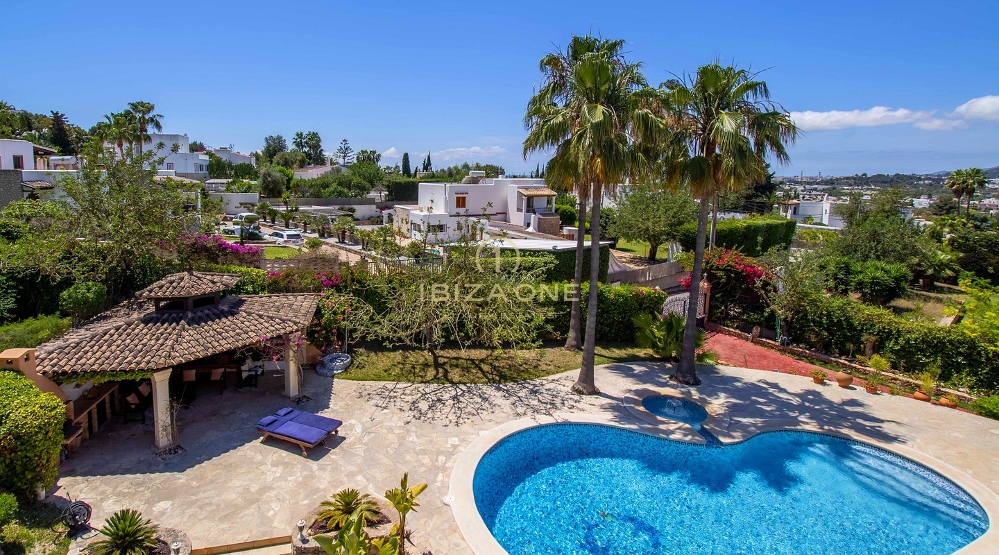 Exquisite authentic luxury finca with Dalt Vila and sea views for sale, Ibiza