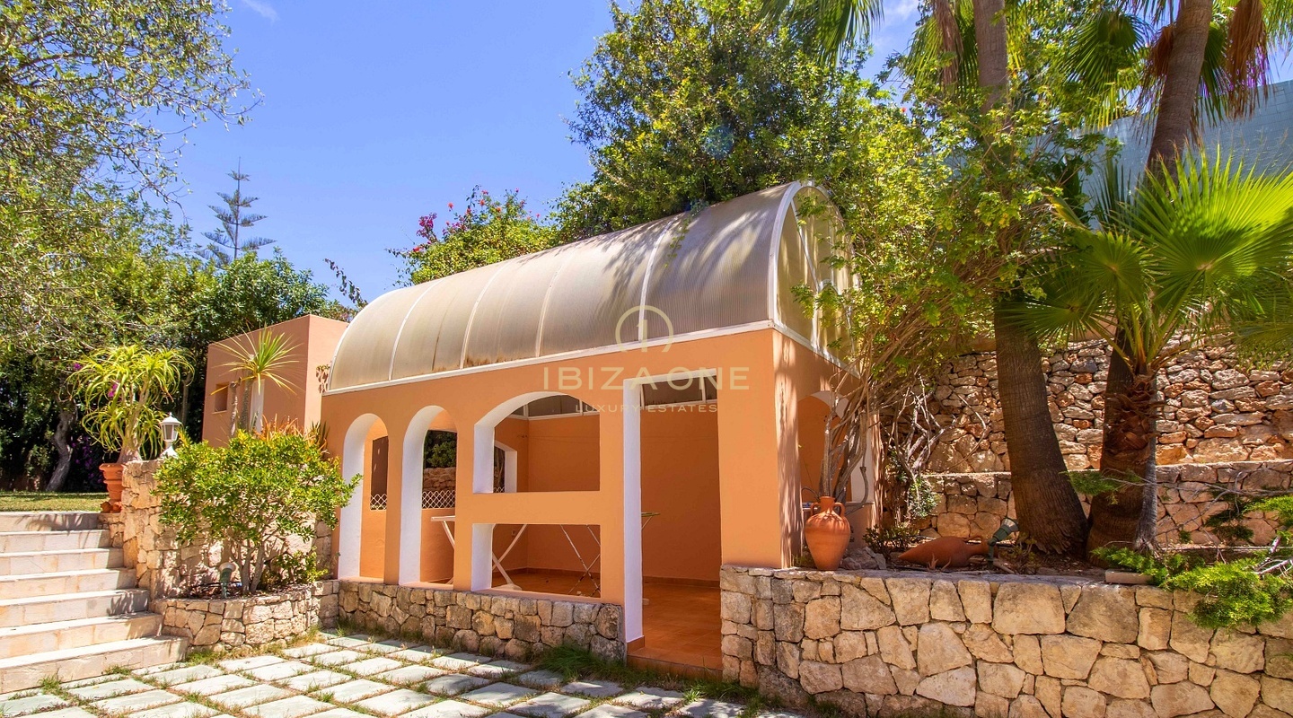 Exquise finca de luxe authentique avec Dalt Vila et vue sur la mer à vendre, Ibiza