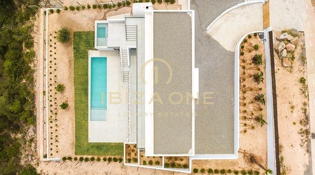 Nieuwbouw luxe villa met zwembad en prachtig uitzicht te koop
