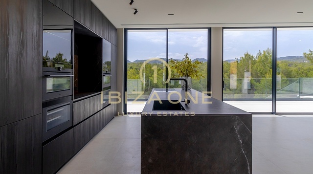 Nieuwbouw luxe villa met zwembad en prachtig uitzicht te koop