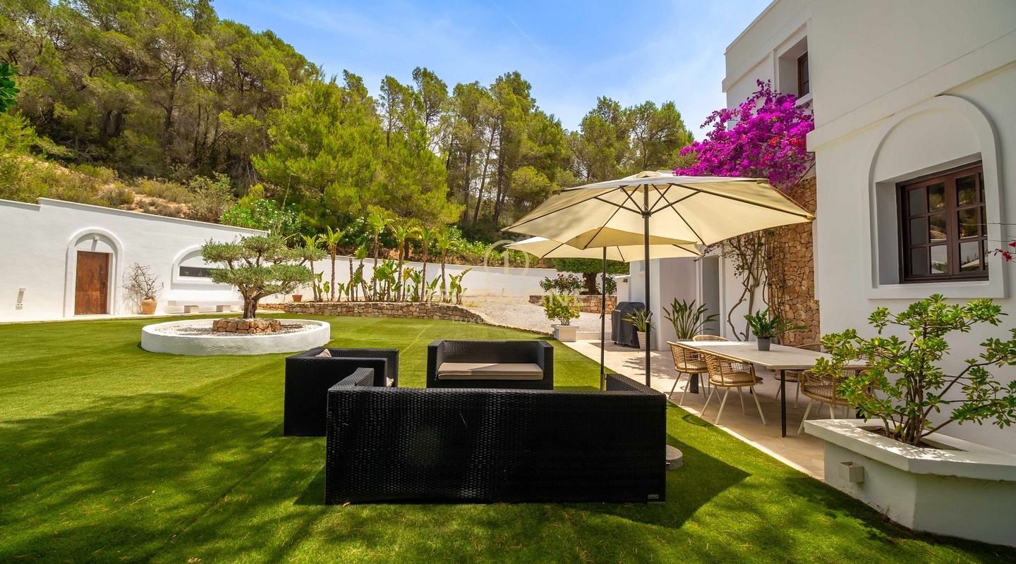 Private and secluded luxury villa in Sa Carroca for sale, Ibiza