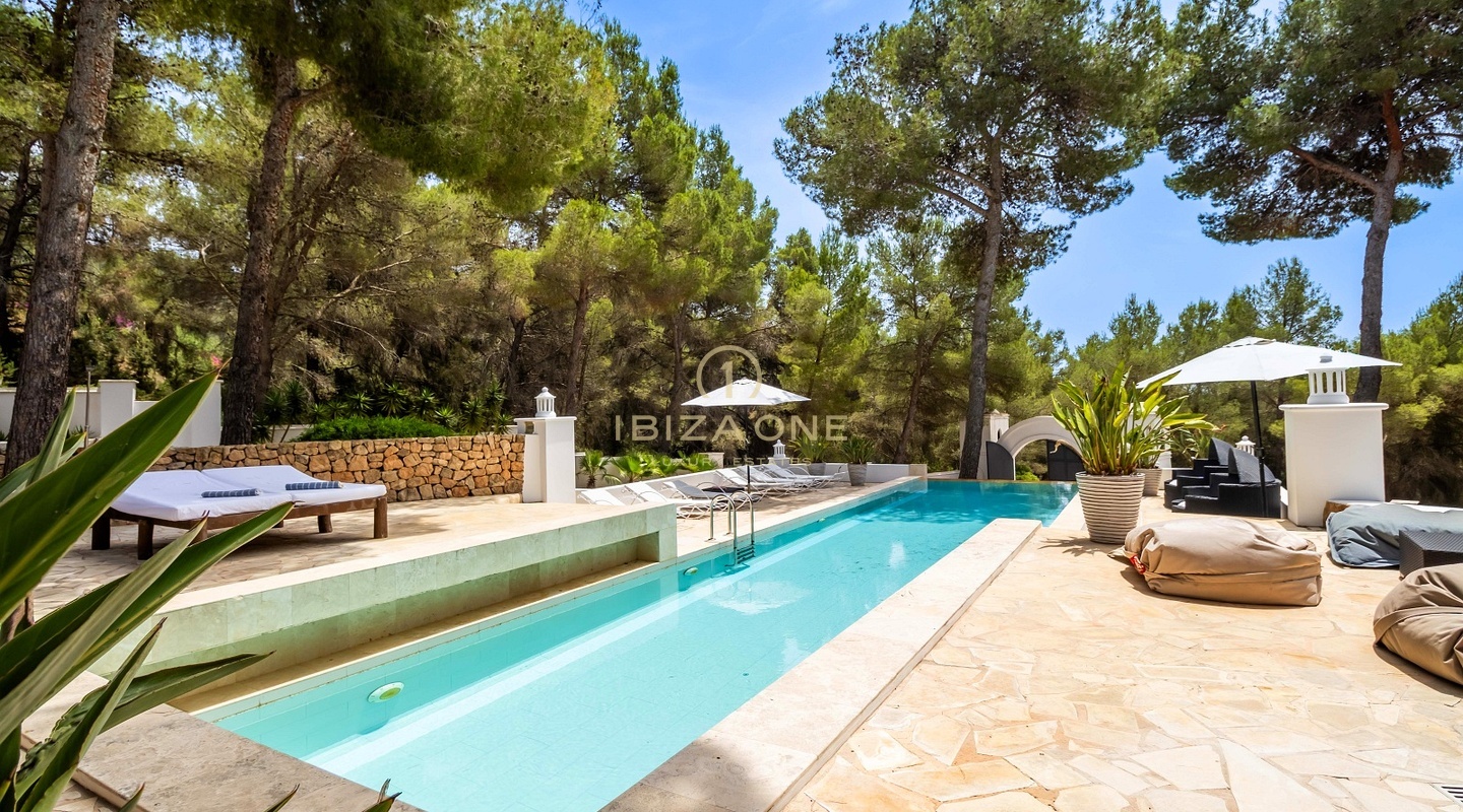 Villa de lujo privada y aislada en Sa Carroca en venta, Ibiza
