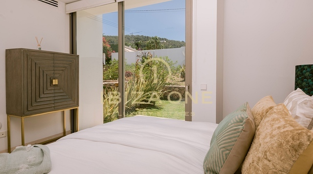 Luxe, moderne en lichte villa met 4 slaapkamers te koop, Ibiza