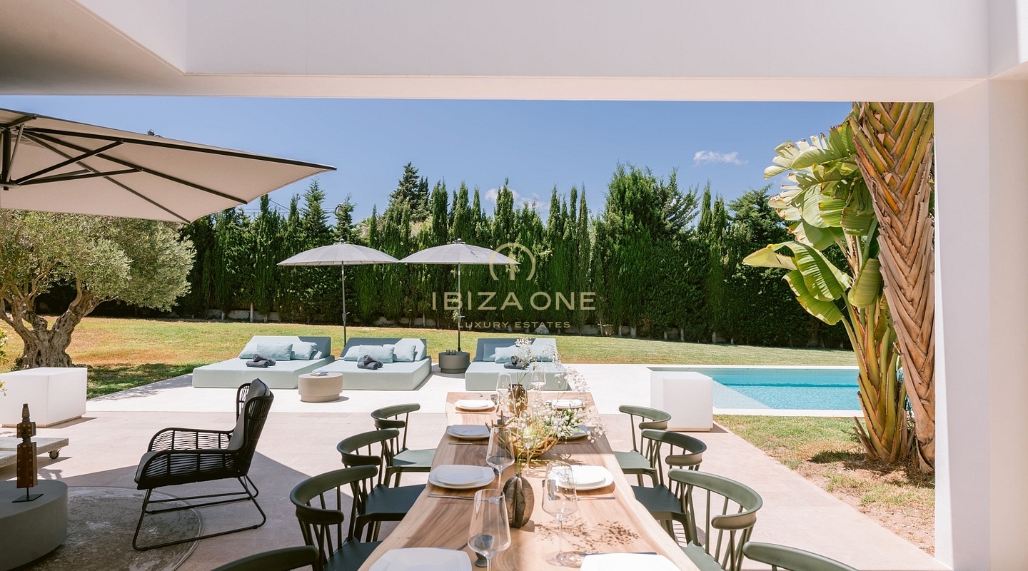 Luxurious, modern and luminous 4-bedroom villa for sale, Ibiza