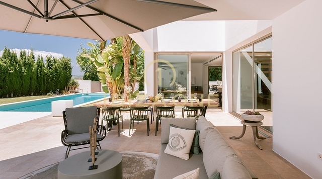 Lujosa, moderna y luminosa villa de 4 dormitorios en venta, Ibiza