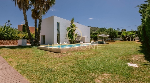 Villa luxueuse, moderne et lumineuse de 4 chambres à vendre, Ibiza