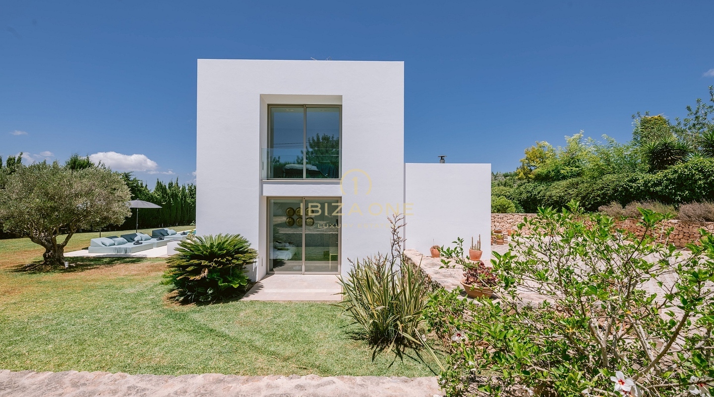 Luxuriöse, moderne und helle 4-Schlafzimmer-Villa zu verkaufen, Ibiza