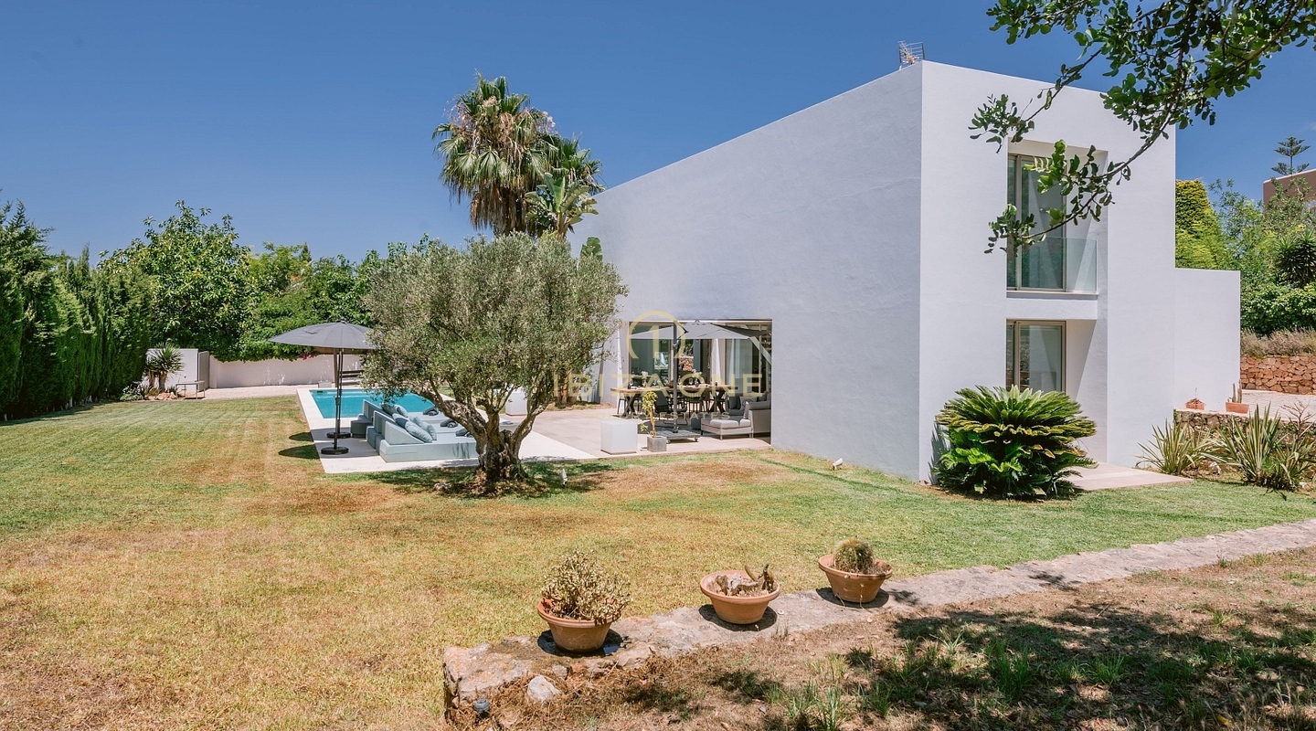 Lussuosa, moderna e luminosa villa con 4 camere da letto in vendita, Ibiza